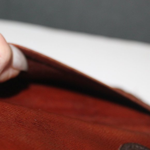 Authentic Louis Vuitton Kiss-lock French Compact Wallet Clutch - Picture 11 of 16